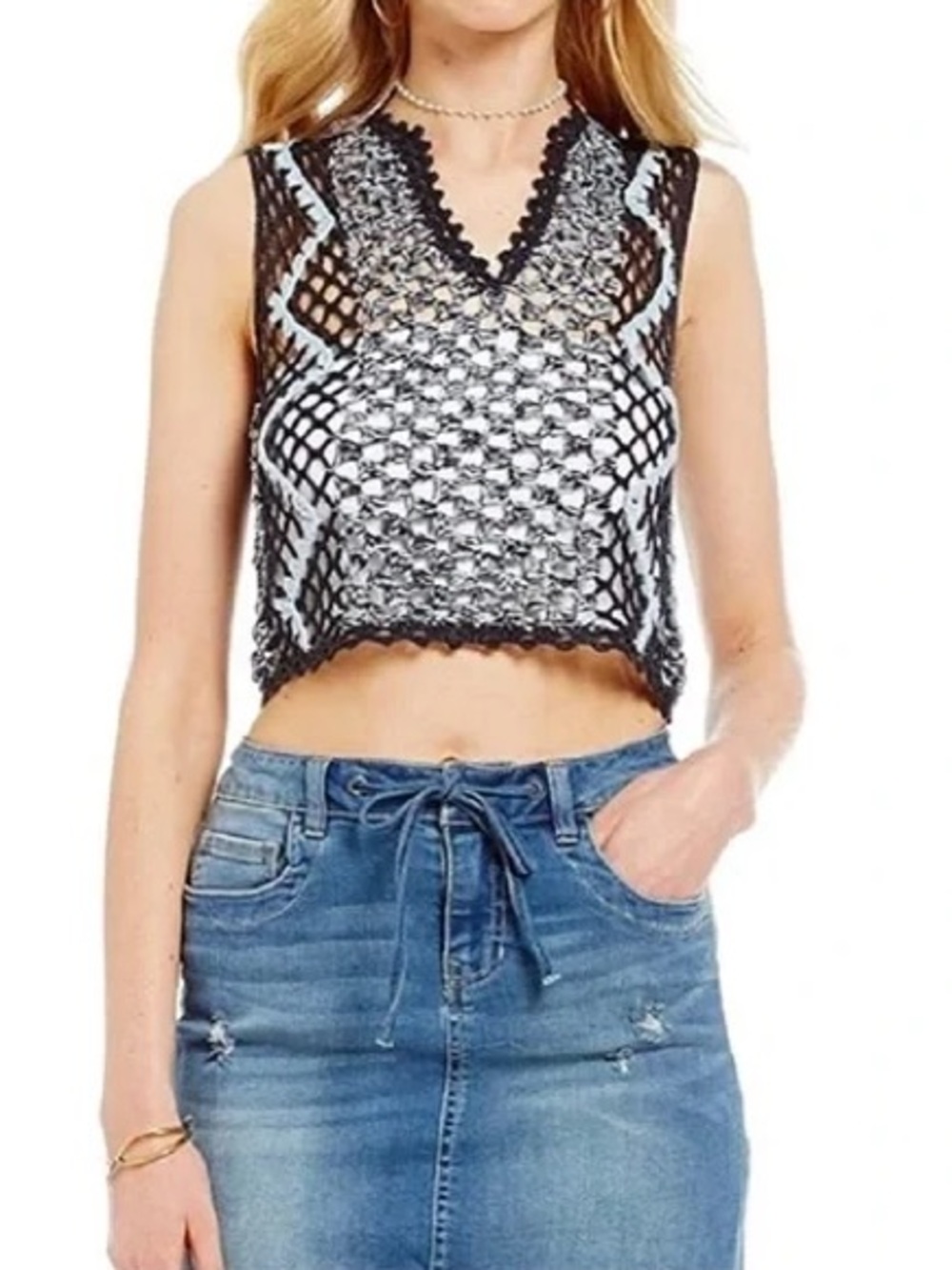 Chelsea & Violet Crochet Knit V-Neck Crop Tank Size L